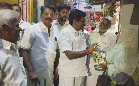 அதிமுக ஆட்சியில் சிறுபான்மை மக்களுக்கு செய்த சாதனைகளை விளக்கி துண்டு பிரசாரம் : மாவட்டச் செயலாளர் சீனிவாசன் வழங்கினார்