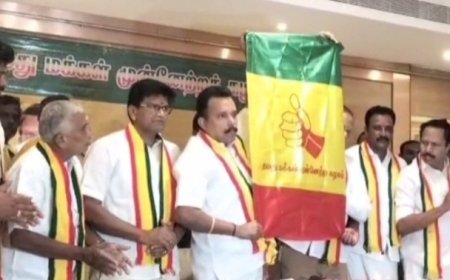 திருச்சியில் நமது மக்கள் முன்னேற்றக் கழகத்தின் கட்சிக்கொடி அறிமுகம் : நிறுவன தலைவர் ஜெகநாத் மிஸ்ரா வெளியிட்டார்