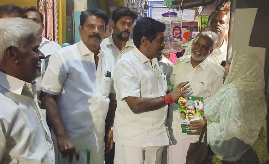 அதிமுக ஆட்சியில் சிறுபான்மை மக்களுக்கு செய்த சாதனைகளை விளக்கி துண்டு பிரசாரம் : மாவட்டச் செயலாளர் சீனிவாசன் வழங்கினார்