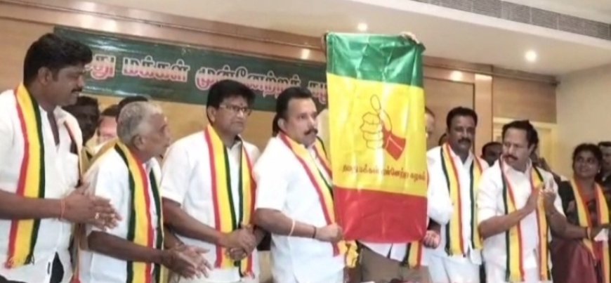 திருச்சியில் நமது மக்கள் முன்னேற்றக் கழகத்தின் கட்சிக்கொடி அறிமுகம் : நிறுவன தலைவர் ஜெகநாத் மிஸ்ரா வெளியிட்டார்