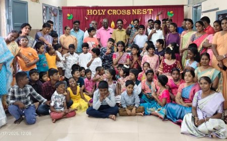 சிறப்பு குழந்தைகளுக்கு புத்தாடை, இனிப்பு வழங்கி தீபாவளி கொண்டாட்டம்
