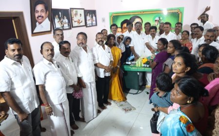 தேவர் ஜெயந்தியை முன்னிட்டு திருச்சி மாநகர் மாவட்ட அதிமுக சார்பில் நலத்திட்ட உதவிகள் :  சுப்பையா பாண்டியன் தலைமையில் மாவட்டச் செயலாளர் சீனிவாசன் வழங்கினார்