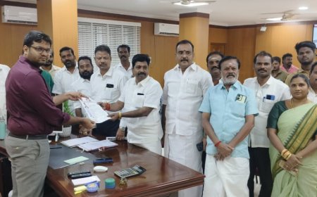 ஆளுங்கட்சிக்கு ஆதரவாக செயல்படும் BLO-க்கள் மீது நடவடிக்கை எடுக்க அதிமுக மாவட்ட செயலாளர் சீனிவாசன் தலைமையில் ஆட்சியரிடம் மனு
