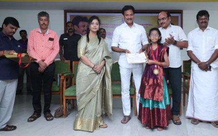 திருச்சிராப்பள்ளி மாவட்ட மைய நூலகத்தில் மாவட்ட மைய நூலகம் மற்றும் வாசகர் வட்டம் இணைந்து நடத்தும் தேசிய நூலக வார நிறைவு விழாவில் குழந்தைகளுடன் பிறந்தநாள் கொண்டாடிய அமைச்சர் மகேஸ் பொய்யாமொழி