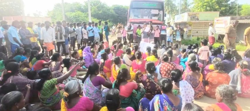 திருச்சி அருகே அரசு மதுபான கடையை அகற்றக்கோரி அரசு பேருந்தை சிறைப்பிடித்து பொதுமக்கள் சாலை மறியல் போராட்டம்