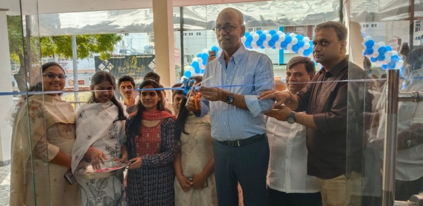திருச்சியில் இரண்டு புதிய ‘கிரேட் ஸ்லீப் ஸ்டோர்’  ஷோரூம்களைத் தொடங்கியிருக்கும் பெப்ஸ்