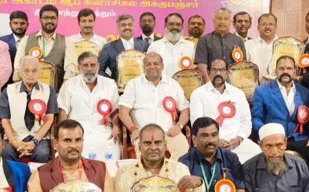 அக்குபஞ்சர் தின விழாவில் சிறந்த மருத்துவர்களுக்கு பாண்டிச்சேரி வேளாண் துறை அமைச்சர் தேனி ஜெயக்குமார், சட்டமன்ற உறுப்பினர் ரமேஷ் ஆகியோர் விருதுகளை வழங்கினார்கள்