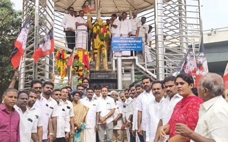 சட்டமேதை டாக்டர் அம்பேத்கரின் 70 ஆவது நினைவு நாளையொட்டி அவரது சிலைக்கு மாலை அணிவித்து மரியாதை : திருச்சி மாநகர் மாவட்ட செயலாளர் சீனிவாசன் தலைமையில் நிர்வாகிகள் பங்கேற்பு