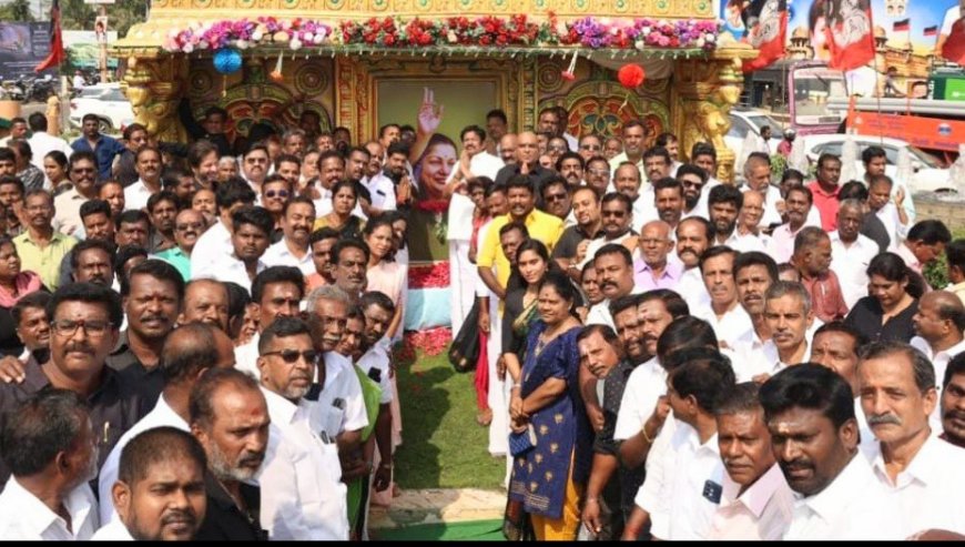 முன்னாள் முதல்வர் ஜெயலலிதா நினைவு தினத்தையொட்டி அவரது படத்திற்கு மாலை அணிவித்து மரியாதை : திருச்சி மாநகர் மாவட்ட செயலாளர் சீனிவாசன் தலைமையில் நிர்வாகிகள் பங்கேற்பு