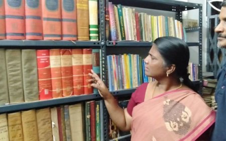 தமிழ் மொழிக்காக தமிழ் நூல்களை ஒரு நாள் ஒரு புத்தகம் தலைப்பில் அறிமுகம் செய்து வரும் சமூக செயற்பாட்டாளர்