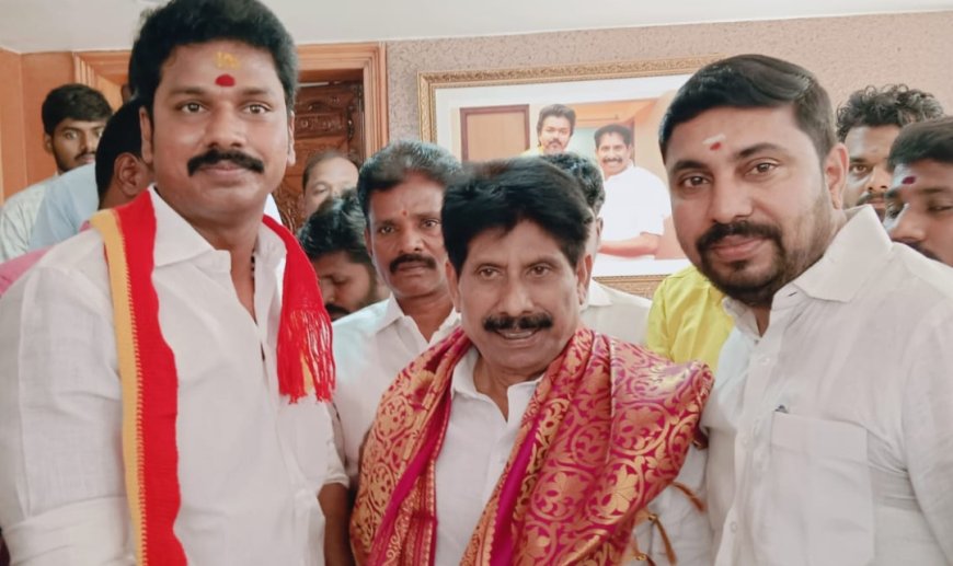 திருச்சி புங்கனூர் முன்னாள் ஒன்றிய கவுன்சிலர் கார்த்திக் தவெகவில் இணைந்தார்
