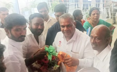 அதிமுக திருச்சி மாநகர் மாவட்ட மாணவரணி தலைவர் திருச்சி ஜி.நாகு தவெகவில் இணைந்தார்