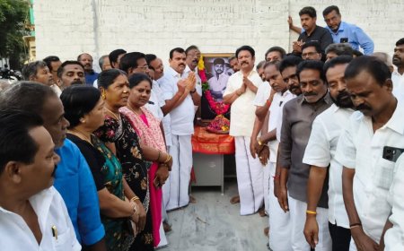 தற்கொலை செய்து கொண்ட அதிமுகவின் தீவிர விசுவாசி மகேந்திரன் திருவுருவ படத்திற்கு திருச்சி மாவட்ட செயலாளர் கார்த்திகேயன் தலைமையில் அஞ்சலி