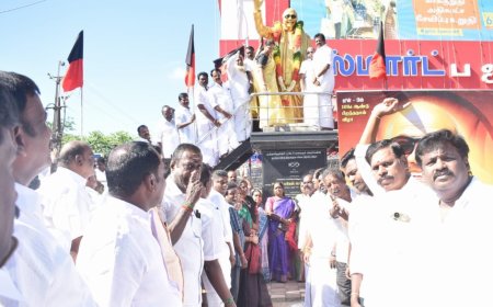 திருச்சி தெற்கு மாவட்டம் சார்பில் முன்னாள் முதல்வர் கருணாநிதி அவர்களின் 103-வது பிறந்தநாள் விழா : வட்ட செயலாளர்களுக்கு பொற்கிழி வழங்கப்பட்டது
