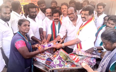 முதலமைச்சர் விஜயின் பிறந்தநாளை முன்னிட்டு திருச்சி எடமலைப்பட்டி புதூரில் த.வெ.க சார்பில் நலத்திட்ட உதவிகள் வழங்கும் விழா : முன்னாள் அரசு வழக்கறிஞர் எட்வின் ஜெயக்குமார் ஏற்பாட்டில் நடைபெற்றது