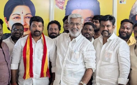 திருச்சி மாநகர் மாவட்ட அதிமுக மலைக்கோட்டை வடக்கு பகுதி செயலாளர் சிந்தாமணி முத்துக்குமார் தவெகவில் இணைந்தார்