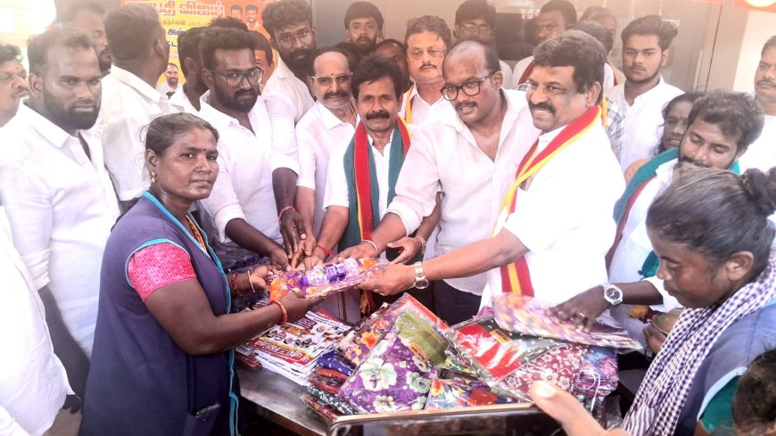 முதலமைச்சர் விஜயின் பிறந்தநாளை முன்னிட்டு திருச்சி எடமலைப்பட்டி புதூரில் த.வெ.க சார்பில் நலத்திட்ட உதவிகள் வழங்கும் விழா : முன்னாள் அரசு வழக்கறிஞர் எட்வின் ஜெயக்குமார் ஏற்பாட்டில் நடைபெற்றது