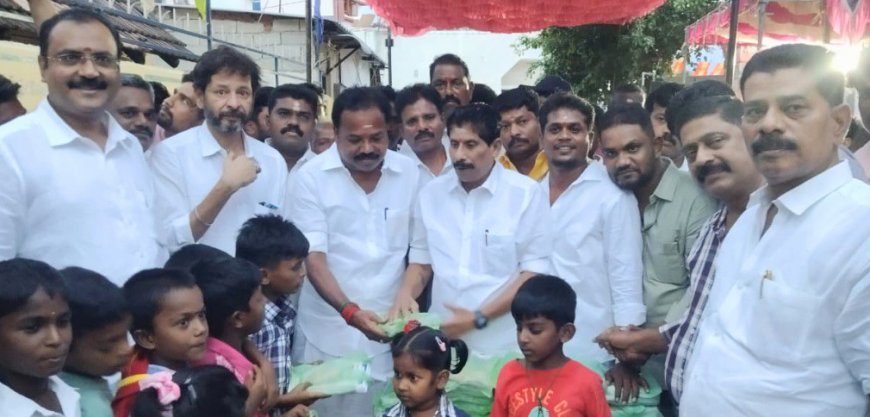முதல்வர் விஜய் பிறந்த நாளை முன்னிட்டு திருச்சி வண்ணாரப்பேட்டை சி ரத்தின பாண்டியன் ஏற்பாட்டில் மாணவர்கள் மற்றும் பொதுமக்களுக்கு நலத்திட்ட உதவிகள் : வாரியத் தலைவர் கு. ப. கிருஷ்ணன் வழங்கினார்