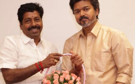 தமிழக முதல்வர் ஜோசப் விஜய் அவர்களை முன்னாள் துணை மேயரும், முன்னாள் மாவட்ட செயலாளருமான சீனிவாசன் நேரில் சந்தித்து வாழ்த்து பெற்றார்