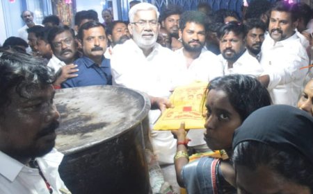 முதல்வர் விஜய் பிறந்தநாளை முன்னிட்டு சந்துகடை சந்துரு ஏற்பாட்டில் நலத்திட்ட உதவிகள் : முன்னாள் அமைச்சர் வெல்லமண்டி நடராஜன், ஜவகர் ஆகியோர் வழங்கினார்கள்