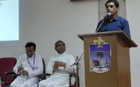திருச்சி செயின்ட் ஜோசப் தன்னாட்சிக் கல்லூரியில் விரிவாக்கத்துறை செப்பார்டு சார்பாக  நகர்புற பின்தங்கிய மக்களின் சமூதாய மேப்பாட்டிற்கான  புத்தாக்கப்பயிற்சி