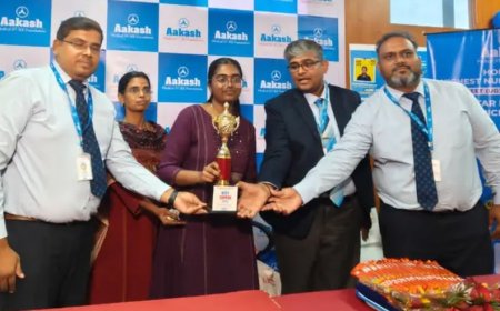 ஆகாஷ் மாணவர்களில் 4 பேர் அகில இந்திய தரவரிசையில் முதல் 10 இடங்களிலும், 18 பேர் முதல் 50 இடங்களிலும், 41 பேர் முதல் 100 இடங்களிலும் இடம் பெற்று தொடர்ந்து சிறப்பான சாதனை