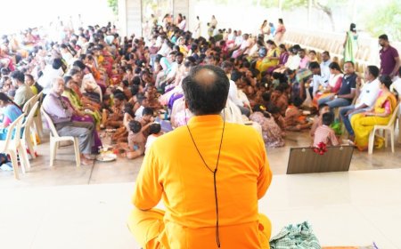 திருச்சி ரெட்டை வாய்க்கால் அமிர்த வித்யாலயம் பள்ளியில் குரூ பூர்ணிமா நிகழ்ச்சி