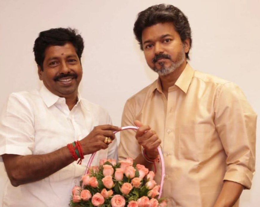 தமிழக முதல்வர் ஜோசப் விஜய் அவர்களை முன்னாள் துணை மேயரும், முன்னாள் மாவட்ட செயலாளருமான சீனிவாசன் நேரில் சந்தித்து வாழ்த்து பெற்றார்