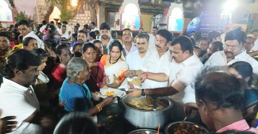 திருச்சி பாலக்கரை உலக மீட்பர் பசிலிக்கா சகாய மாதா சர்ச் தேர் பவனியை முன்னிட்டு அன்னதானம் : அதிமுக மாநகர் மாவட்ட செயலாளர் கார்த்திகேயன் தொடங்கி வைத்தார்