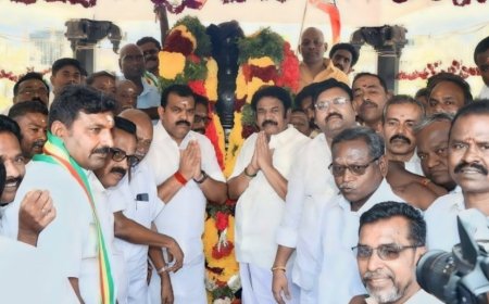 தீரன் சின்னமலையின் 221-ஆவது நினைவு நாளை முன்னிட்டு மாநகர் மாவட்ட செயலாளர் கார்த்திகேயன் தலைமையில் மாலை அணிவித்து மரியாதை
