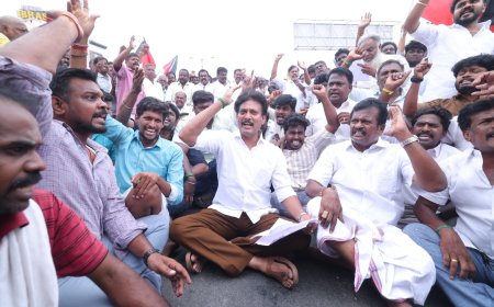 எதிர்கட்சித் தலைவர் உதயநிதி ஸ்டாலின் கைதை கண்டித்து முன்னாள் அமைச்சர் அன்பில் மகேஷ் தலைமையில் திமுகவினர் சாலை மறியல் : 500க்கும் மேற்பட்டோர் கைது