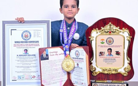 சிலம்பத்தை சுற்றியவாறே 118 தனிமங்களின் பெயர்கள், அணு எண்கள் மற்றும் வேதியியல் குறியீடுகளை வெறும் 2 நிமிடங்கள் 54 விநாடிகளில் ஒப்புவித்து சோழன் உலகச் சாதனை : 6 வயது மொஹமட் ஷாரிக் மாணவனுக்கு பாராட்டு