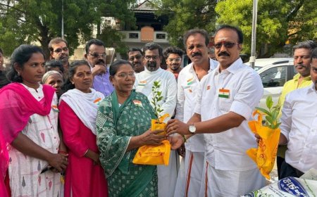தவெக சார்பில் முன்னாள் மாவட்ட தலைவர் ஆர்.கே. ராஜா தலைமையில் சுதந்திர தினவிழா : பள்ளி மாணவர்களுக்கு கல்வி உபகரண பொருட்கள் வழங்கல்