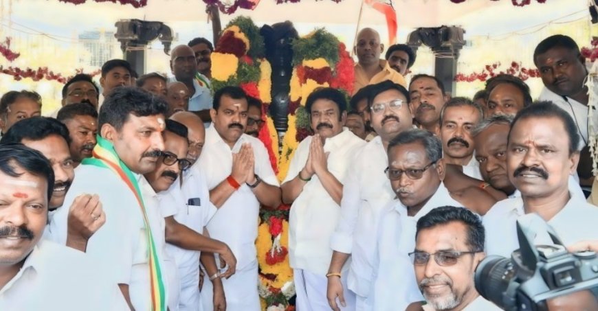 தீரன் சின்னமலையின் 221-ஆவது நினைவு நாளை முன்னிட்டு மாநகர் மாவட்ட செயலாளர் கார்த்திகேயன் தலைமையில் மாலை அணிவித்து மரியாதை