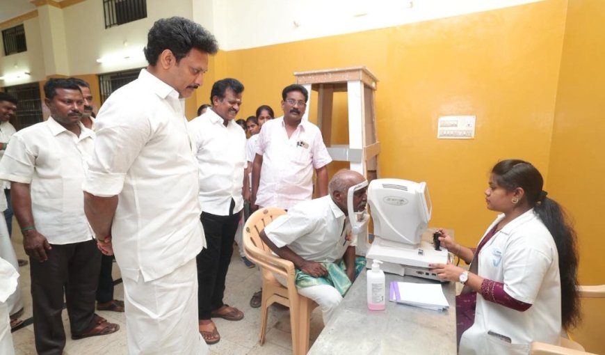 கலைஞரின் 8-ஆம் ஆண்டு நினைவுநாளை முன்னிட்டு  மாபெரும் இலவச பொது மற்றும் கண் மருத்துவ முகாம் : முன்னாள் அமைச்சர் அன்பில் மகேஷ் பொய்யாமொழி தொடங்கி வைத்தார்