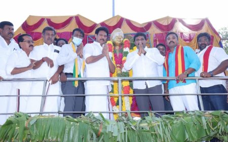 கப்பலோட்டிய தமிழன் ஐயா வ.உ.சி பிறந்தநாள் விழா : முன்னாள் அமைச்சர் அன்பில் மகேஸ் பொய்யாமொழி  மாலை அணிவித்து மரியாதை