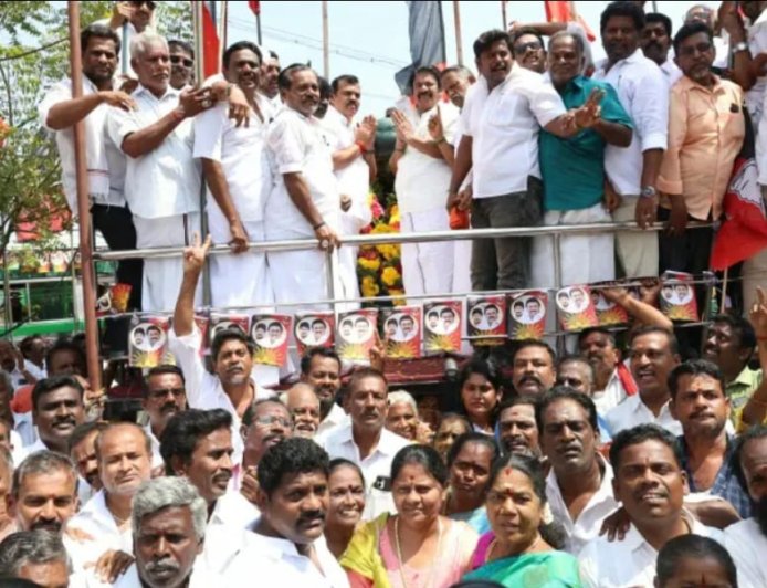 அண்ணாவின் 118வது பிறந்த நாளை முன்னிட்டு அதிமுக மாநகர் மாவட்ட செயலாளர் கார்த்திகேயன் தலைமையில் மாலை அணிவித்து மரியாதை : ஏராளமானோர் பங்கேற்பு