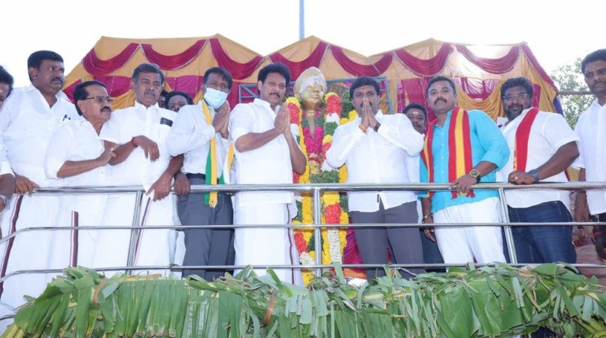 கப்பலோட்டிய தமிழன் ஐயா வ.உ.சி பிறந்தநாள் விழா : முன்னாள் அமைச்சர் அன்பில் மகேஸ் பொய்யாமொழி  மாலை அணிவித்து மரியாதை
