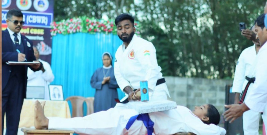 சோழன் உலக சாதனை படைத்த 9 வயது மாணவி ஷபானா கத்லீன்